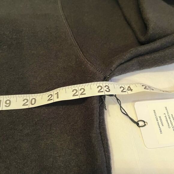 NWT Alo Yoga size S Triumph Restore black hoodie - Picture 11 of 12